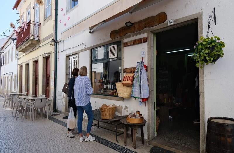 Garrafeira e Artesanato