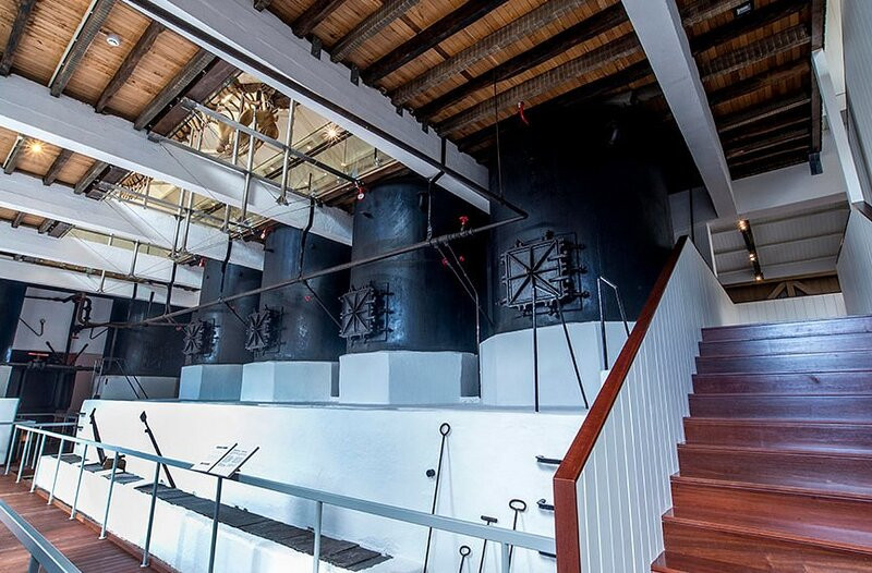 Fábrica da Baleia de Porto Pim